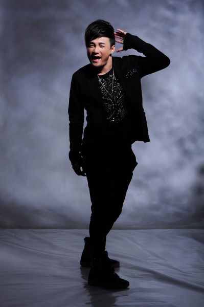 13 12:00:16 新浪娱乐 摘要:第一季中国好声音学员黄勇,自比赛之后