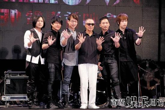 台湾电影大师侯孝贤对这种音乐电影也感到惊奇，用“欢迎来到电影圈”来表示对五月天现场的好奇。