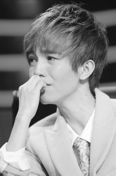 郭敬明在节目中几度落泪。