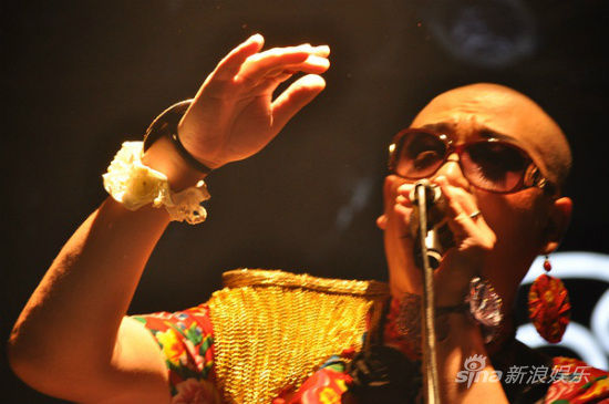 梁龙演出现场照