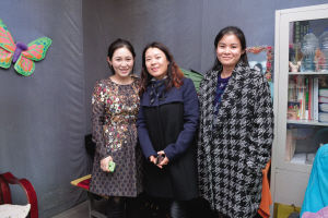 萱萱和老师贺帆、戴媛媛