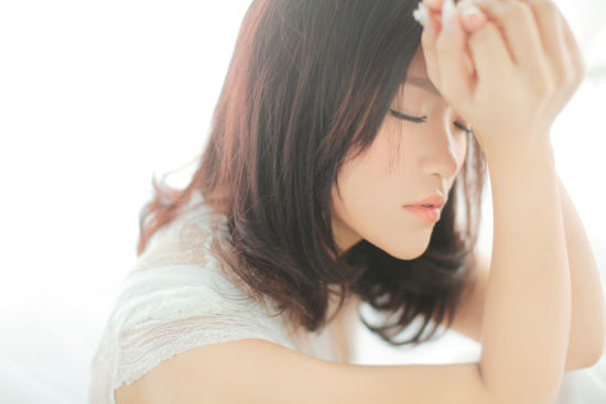 庄心妍《他说的谎》MV讲述心酸爱情