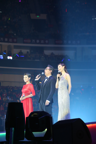 伊一温雅首次搭档主持