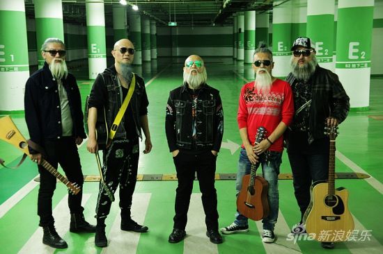 《永远年轻》MV拍摄现场