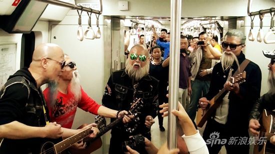 天堂乐队地铁拍摄MV