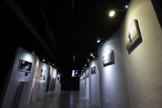 田馥甄远赴冰岛拍摄图片展