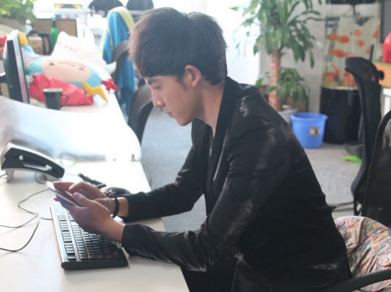 张睿包揽《回家啦》词曲创作