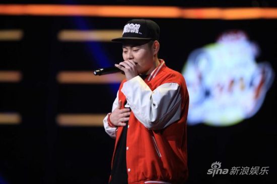 《明天不上班》的演唱者谢帝 