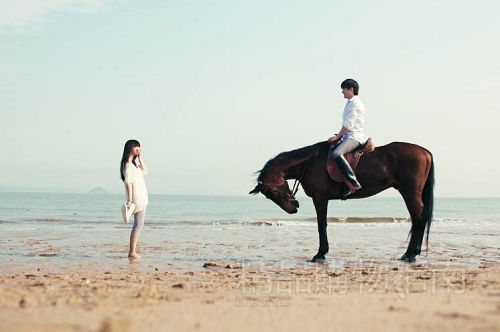 彭坦，摇滚音乐人、歌手；春晓，模特、演员