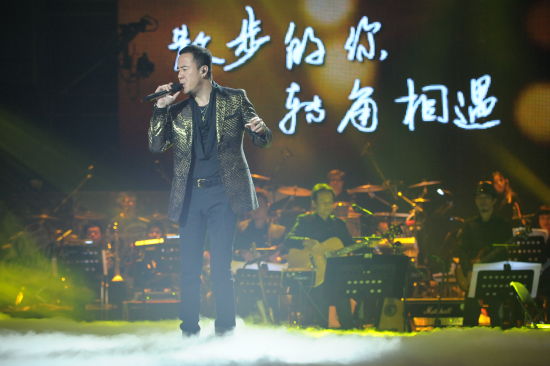 杨坤深情唱《某某》