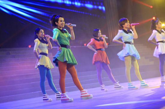 青春美少女组合演唱