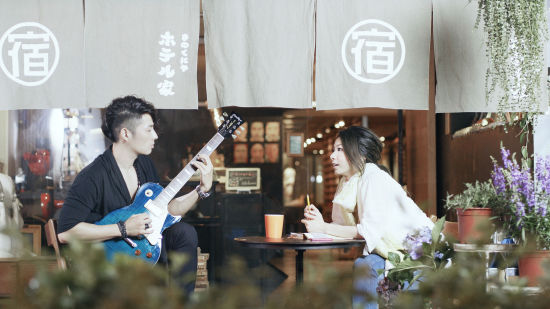 Hebe牵手吴建豪