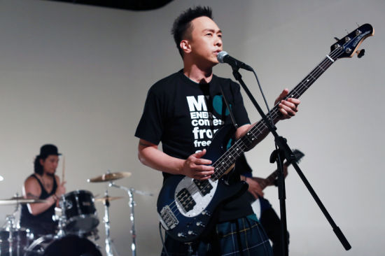 黄家强贝斯弹唱