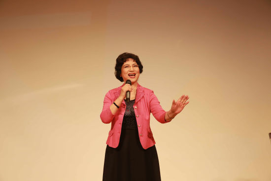 女高音歌唱家耿莲凤唱响北理工