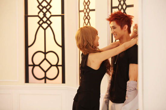 Kara成员Nicole和A-JAX成员亨坤