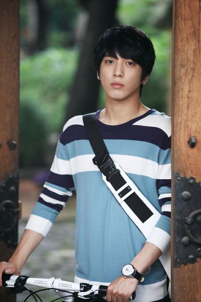 郑容和《你为我着迷》剧照