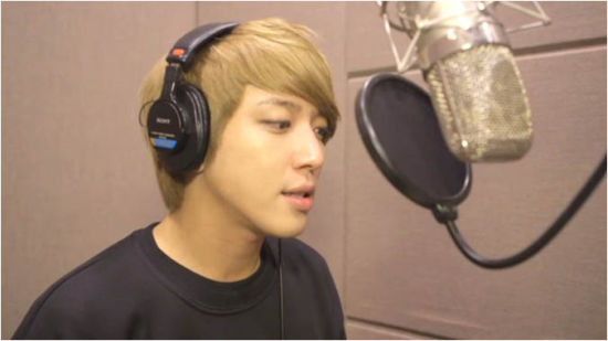 CNBLUE成员郑容和