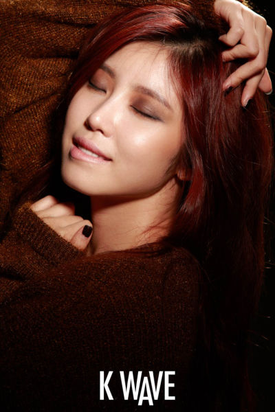 表情诱人咬下唇