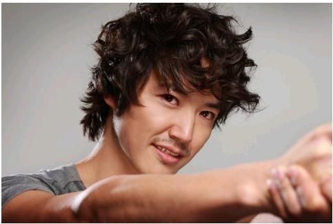 摘要:尹相铉表示他后悔之前在《healing camp》节目中向maybee求婚时