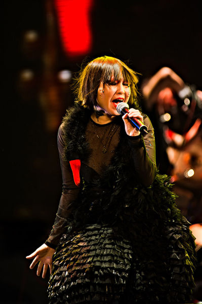 罗琦参加《歌手2》之前演出照