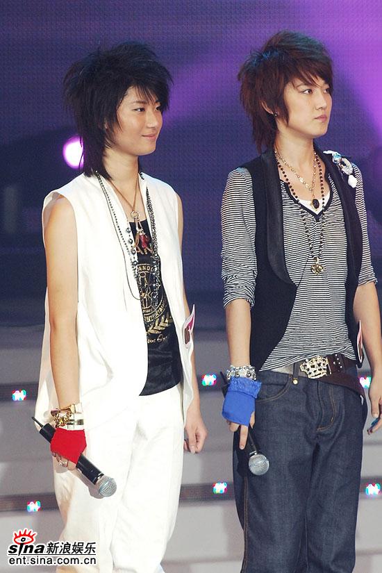 尚雯婕刘力扬等待中