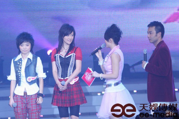 李湘采访谭维维PK感受