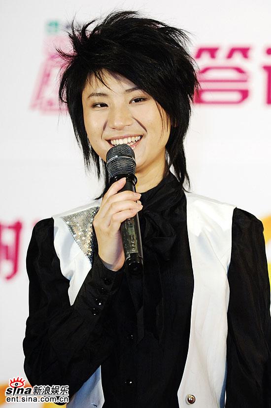 超女总决赛落幕举办庆功宴 冠军尚雯婕