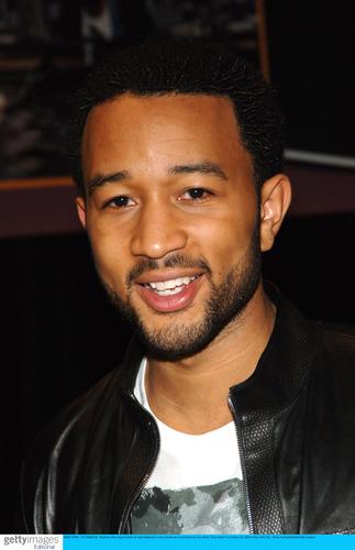 组图:灵魂乐歌手john legend推出第二张专辑