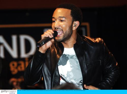 组图:灵魂乐歌手john legend推出第二张专辑