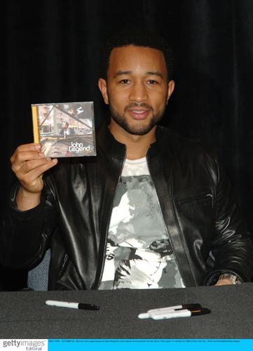 组图:灵魂乐歌手john legend推出第二张专辑