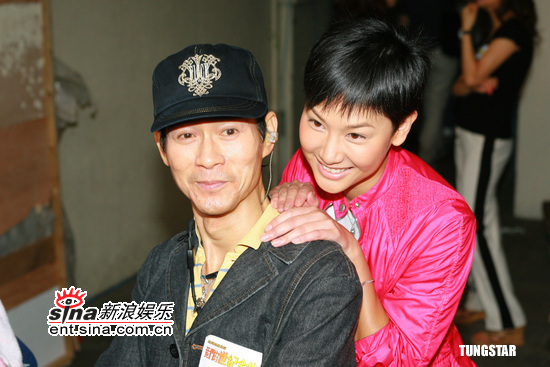 出席歌手包括: 郑少秋,王杰,关菊英,薰妮,伍卫国,黄耀明等,还有客串