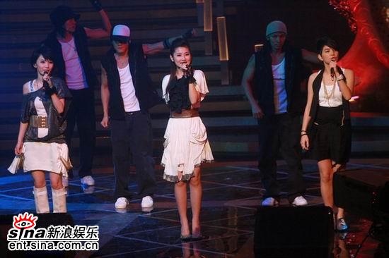 三姐妹现场表演