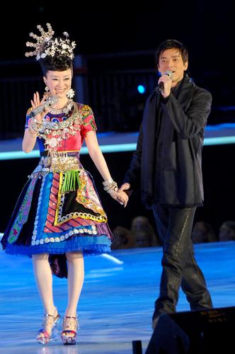 祖海香港开唱汪明荃许志安助阵