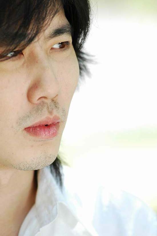 小乐队演绎王宝力作《我的2008》赢喝彩(组图)