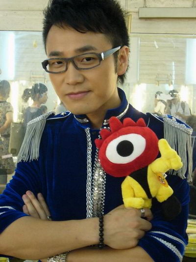 快乐男声总决赛后台 王铮亮与小浪合影