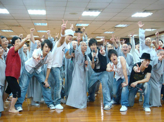 内地音乐 正文  新浪娱乐讯 亚洲最强男子舞蹈团体k1今天到了台湾大