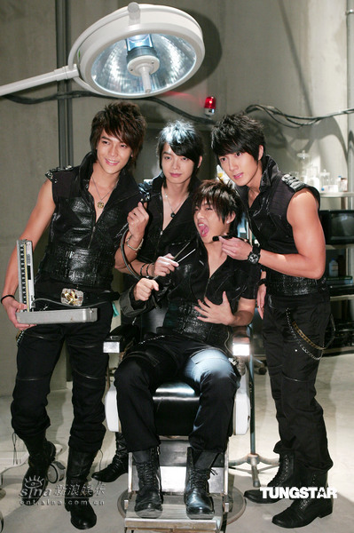 图文飞轮海拍mv飞轮海四人合影