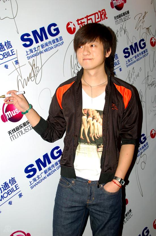 图文:中国移动联手smg-彭坦