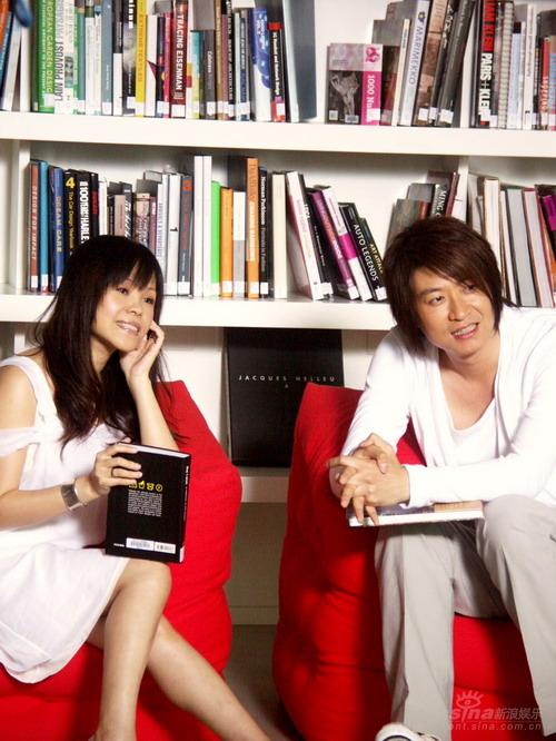 组图:游鸿明牵手彭佳慧 演绎柔情《夫妻脸》