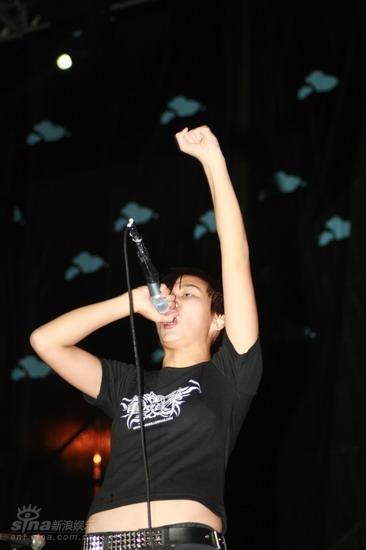 图文荔枝王压轴摩登天空音乐节激情四射