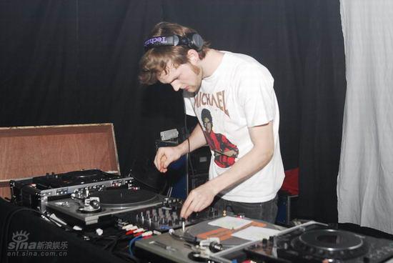 图文:北欧音乐节第二晚--挪威dj todd terje