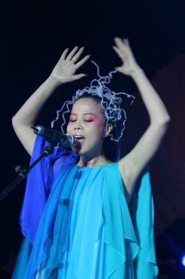 图文:雪山音乐节第二天 朱哲琴天籁之音(24)