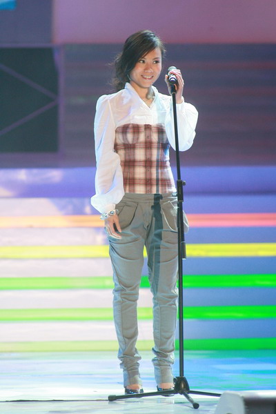 图文:张震岳蔡健雅合唱歌曲获奖 蔡健雅献唱