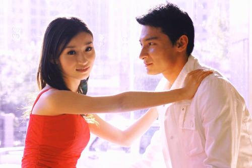《女人心》的mv,而该支mv的男主角则是曾主演电视剧《梅艳芳菲》中扮