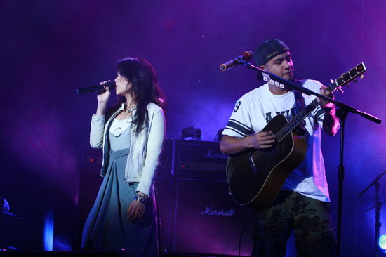 图文:张震岳蔡健雅合唱《beautiful love》