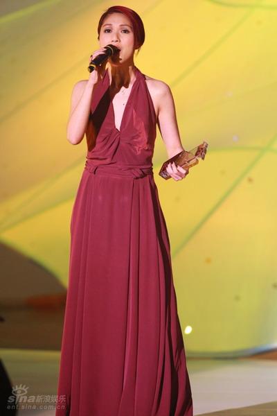 杨千嬅《化》获金曲奖