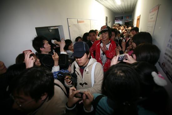 乔任梁接受众媒体采访