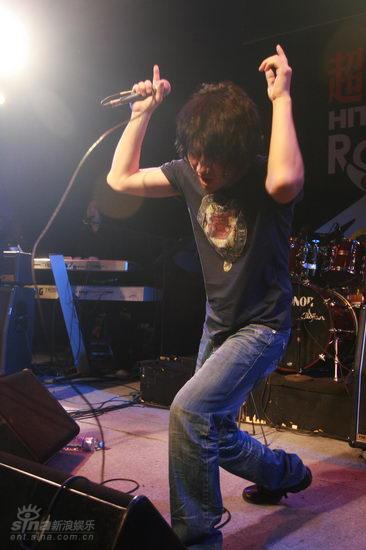 崔健等摇滚群星义演现场精彩瞬间
