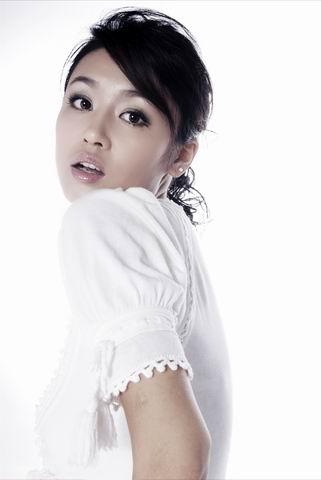 徐漫云奥运后出新歌 专辑封面惹争议(组图)