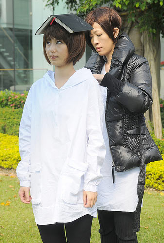 hebe扮少女陈珊妮拍mv